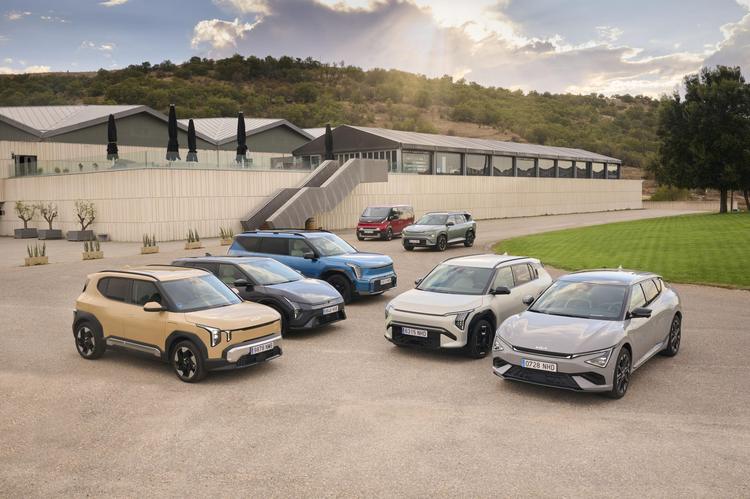 GAMA KIA EV: 10 MODELOS, 50 VERSIONES Y 400 COMBINACIONES POSIBLES
