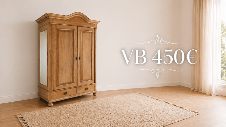 Antiker Weichholz Garderobenschrank zu verkaufen