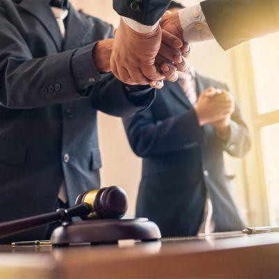 استشارات قانونية في التحكيم والوساطة