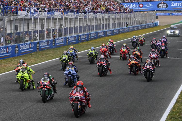 Marc Márquez reina en el caos con una auténtica jugada maestra