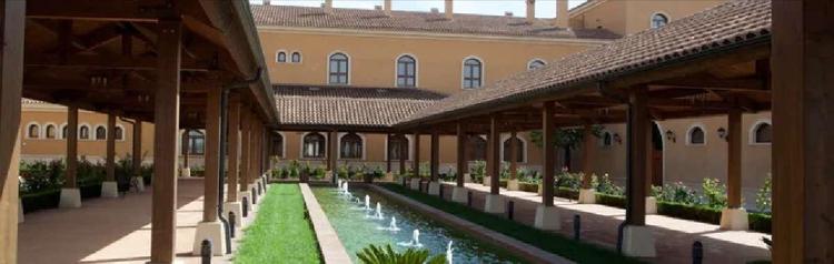 Bodegas Lahoz: vinos con carácter en un antiguo monasterio de la llanura manchega