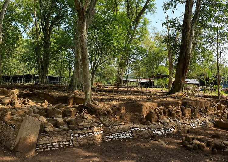Ancient ceremonial complex and rare sculpture uncovered in Veracruz
