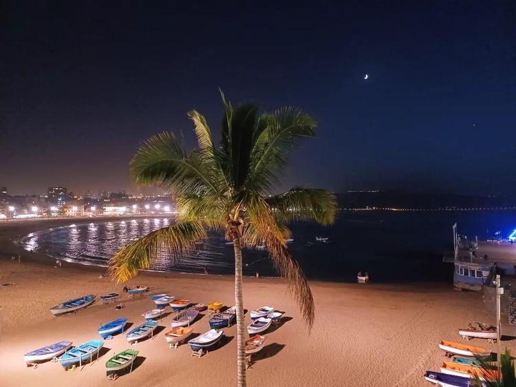 Tassa turistica, le Canarie si spaccano: Tenerife dice sì, Lanzarote fa marcia indietro