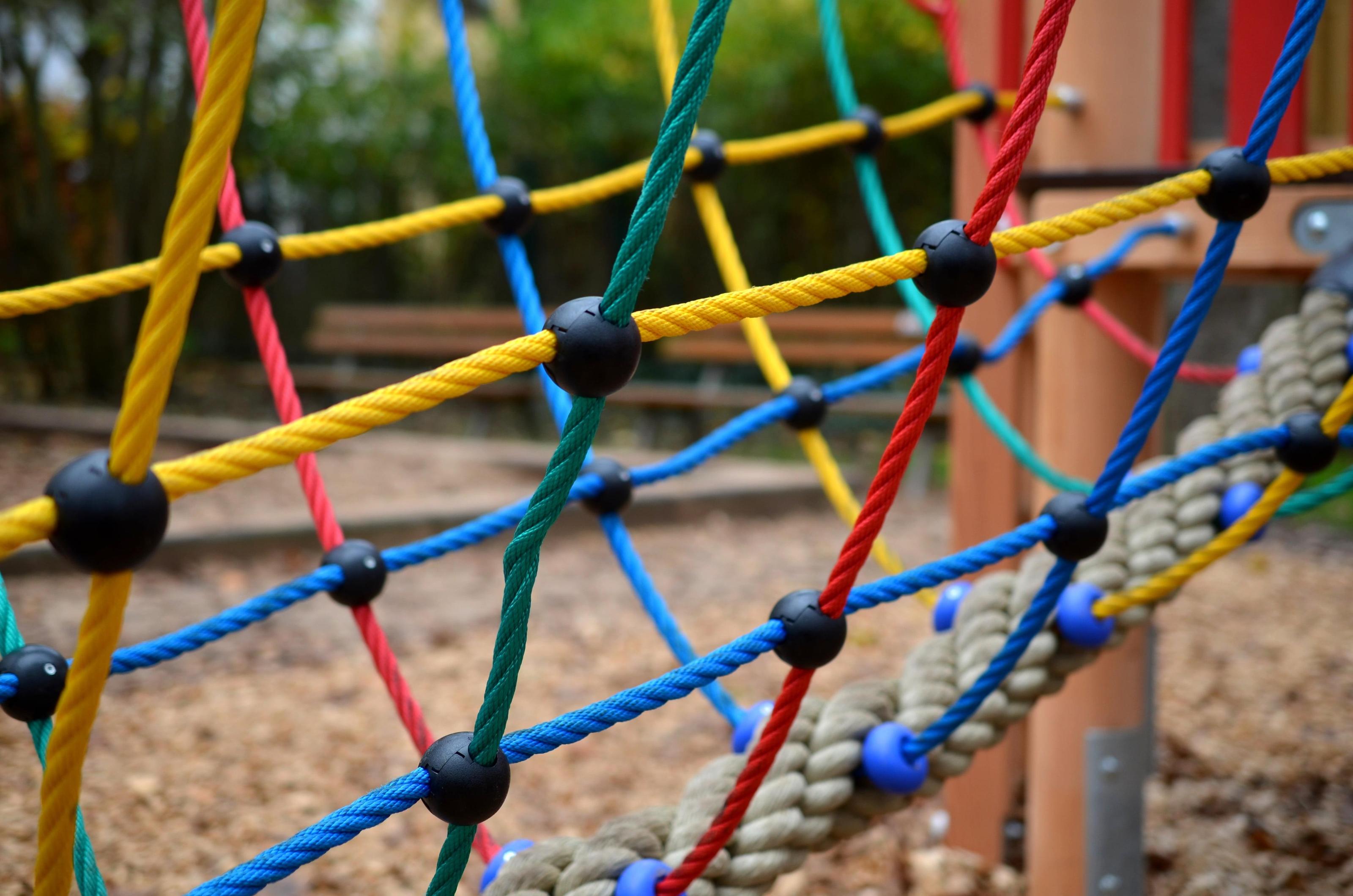 Il cortile diventa un campo di gioco per tutti: a Gran Canaria lo sport come leva di inclusione