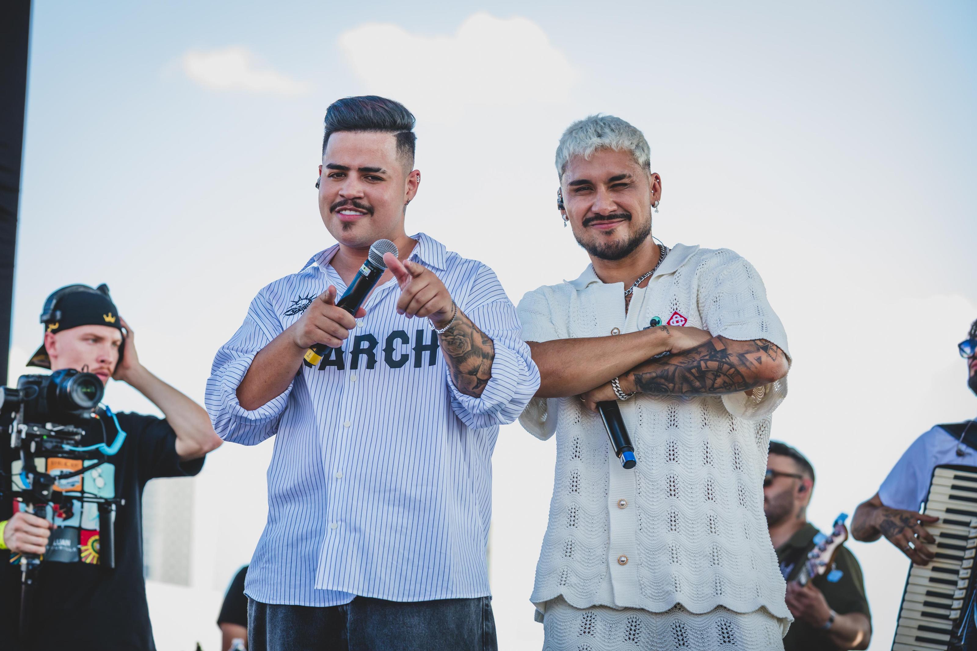 “Ama um Maloqueiro”: Rafa & Junior celebram sucesso atemporal com registro histórico no No Pelo 360 Goiânia