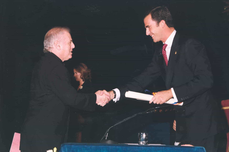 Daniel Barenboim, Premio Príncipe de Asturias de la Concordia 2002