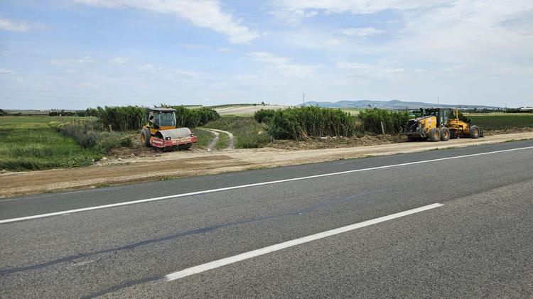 Actuaciones de mejora en los caminos de servicio de la carretera A-8151 en el término municipal de Lebrija