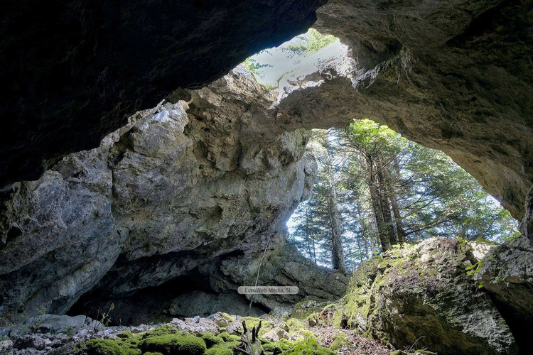 Cueva de Cueto de la Mina