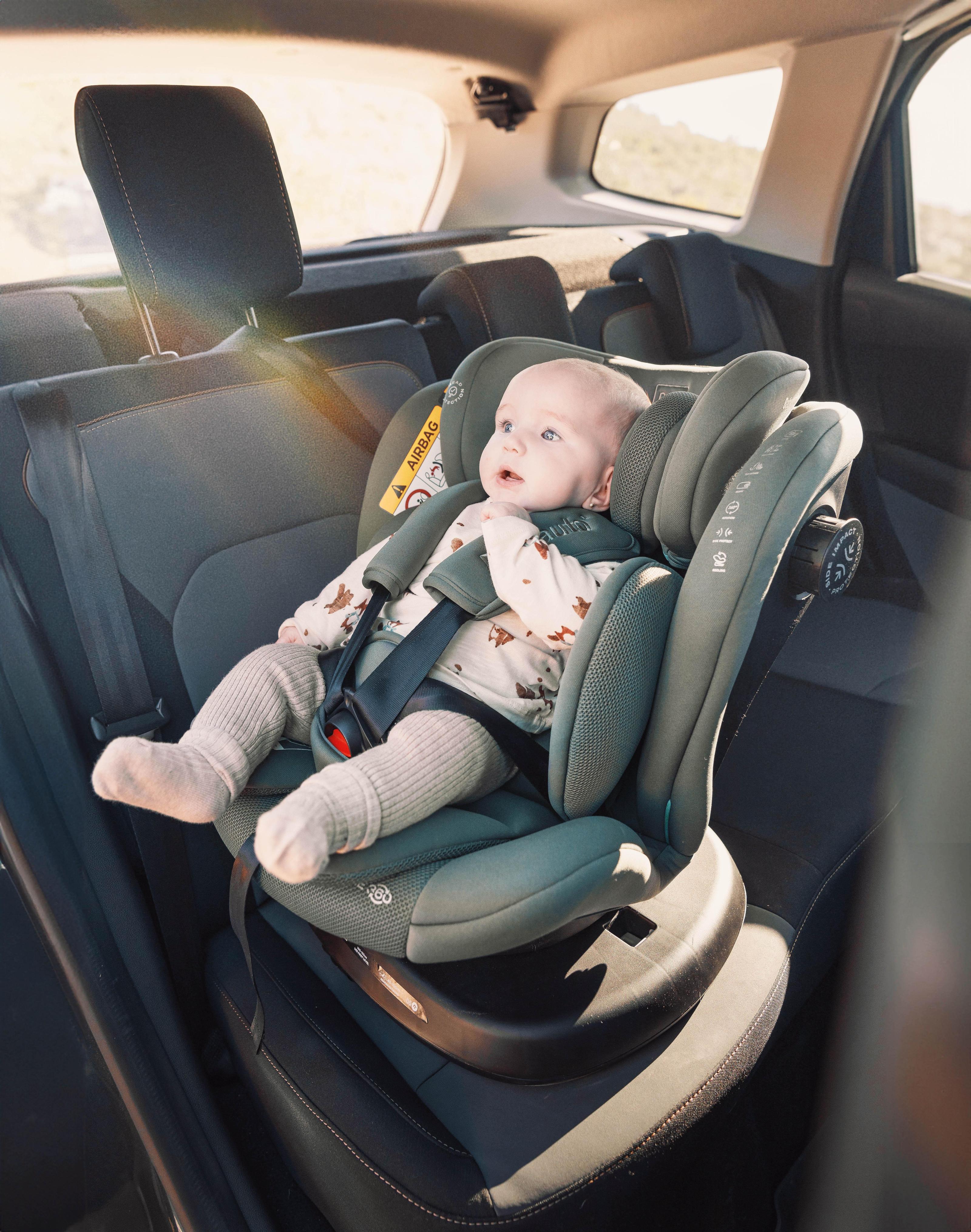 AESVi ofrece las claves para que los viajes en coche con menores sean seguros este verano