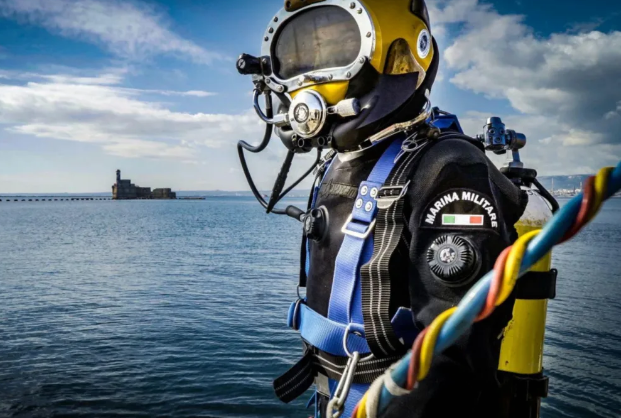 Palombari della Marina Militare: eccellenza subacquea, rischi operativi e tutele economiche