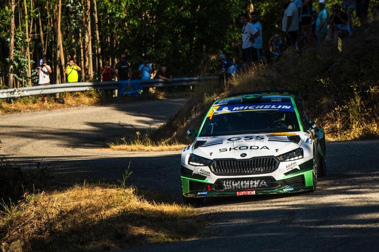 VICTORIA SIN PALIATIVOS DE "COHETE" SUEREZ EN EL RIAS BAIXAS