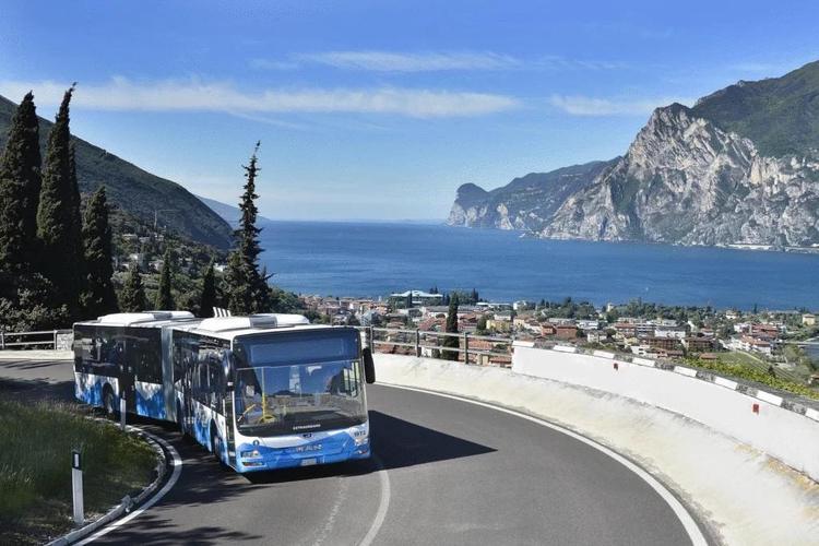 Linee e orari dei bus sul Lago di Garda