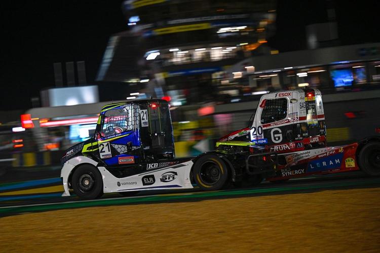 La carrera nocturna de los 24 Horas Camiones, una experiencia única en el calendario