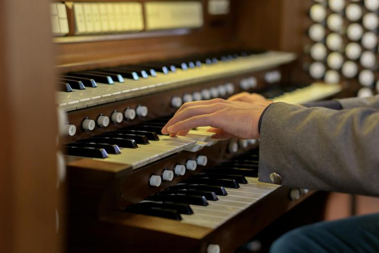 Kirchenmusiker/in gesucht!