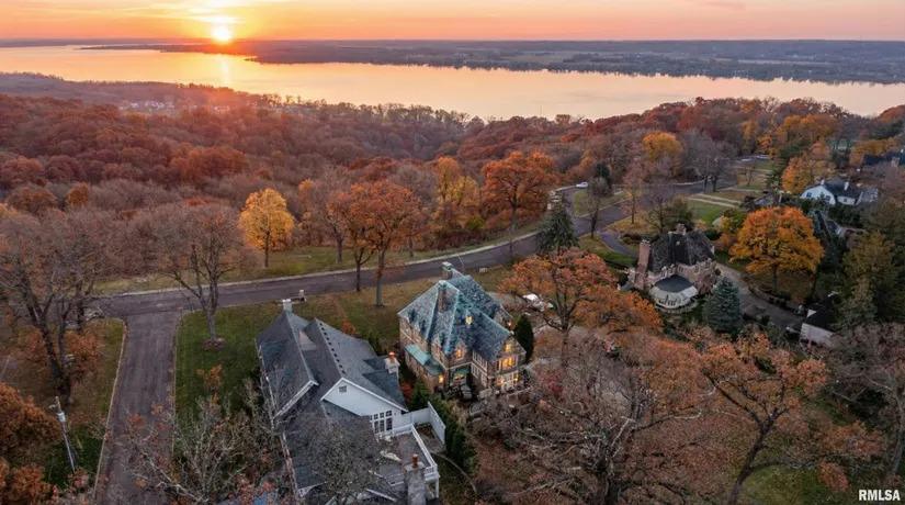 Exploring Grandview Drive and The Beauty of Peoria Heights.