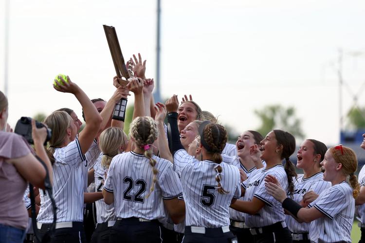 Western rolls to sectional win