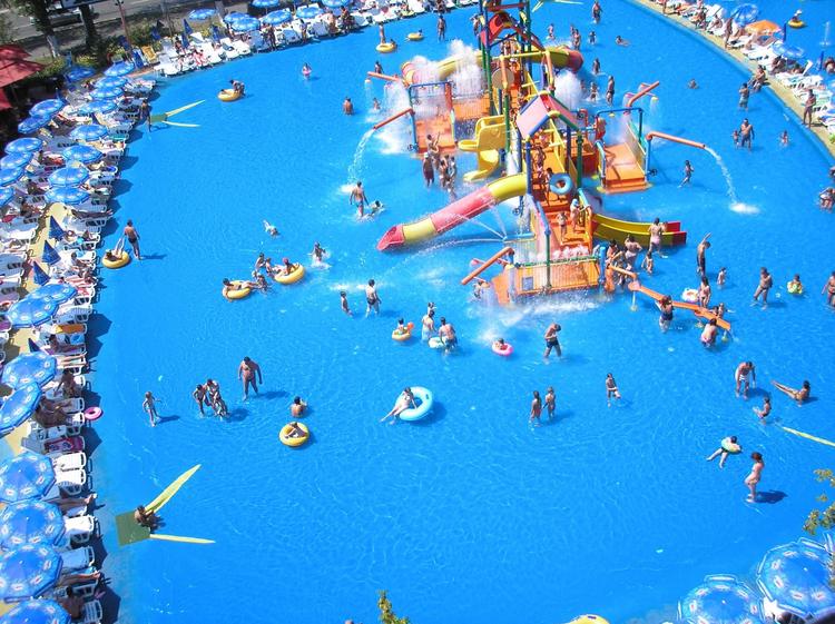 120.000 personas en ocho semanas: lo que deja Siam Night en Tenerife