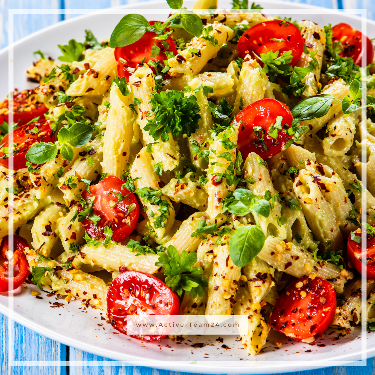 DINKELMAKKARONI MIT CHERRYTOMATEN