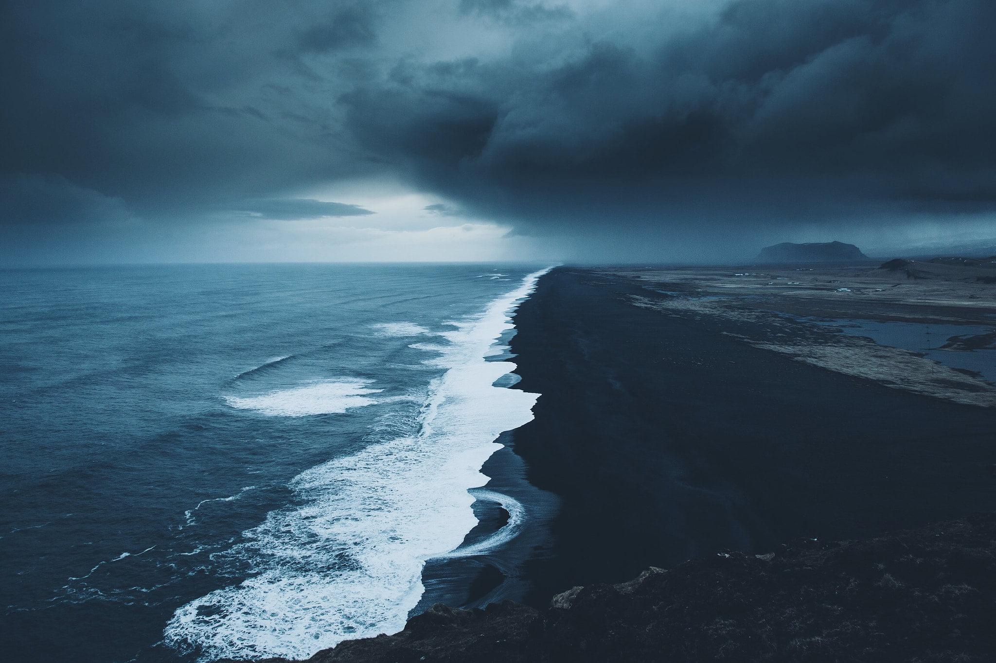 Entre la resiliencia y los vientos contrarios: cómo la tormenta económica global amenaza el turismo canario