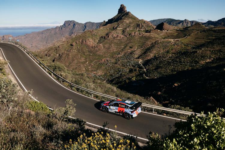 Rally Islas Canarias: Hyundai Motorsport muestra signos de mejoría tras un imprevisto en la elección de neumáticos debido al mal tiempo