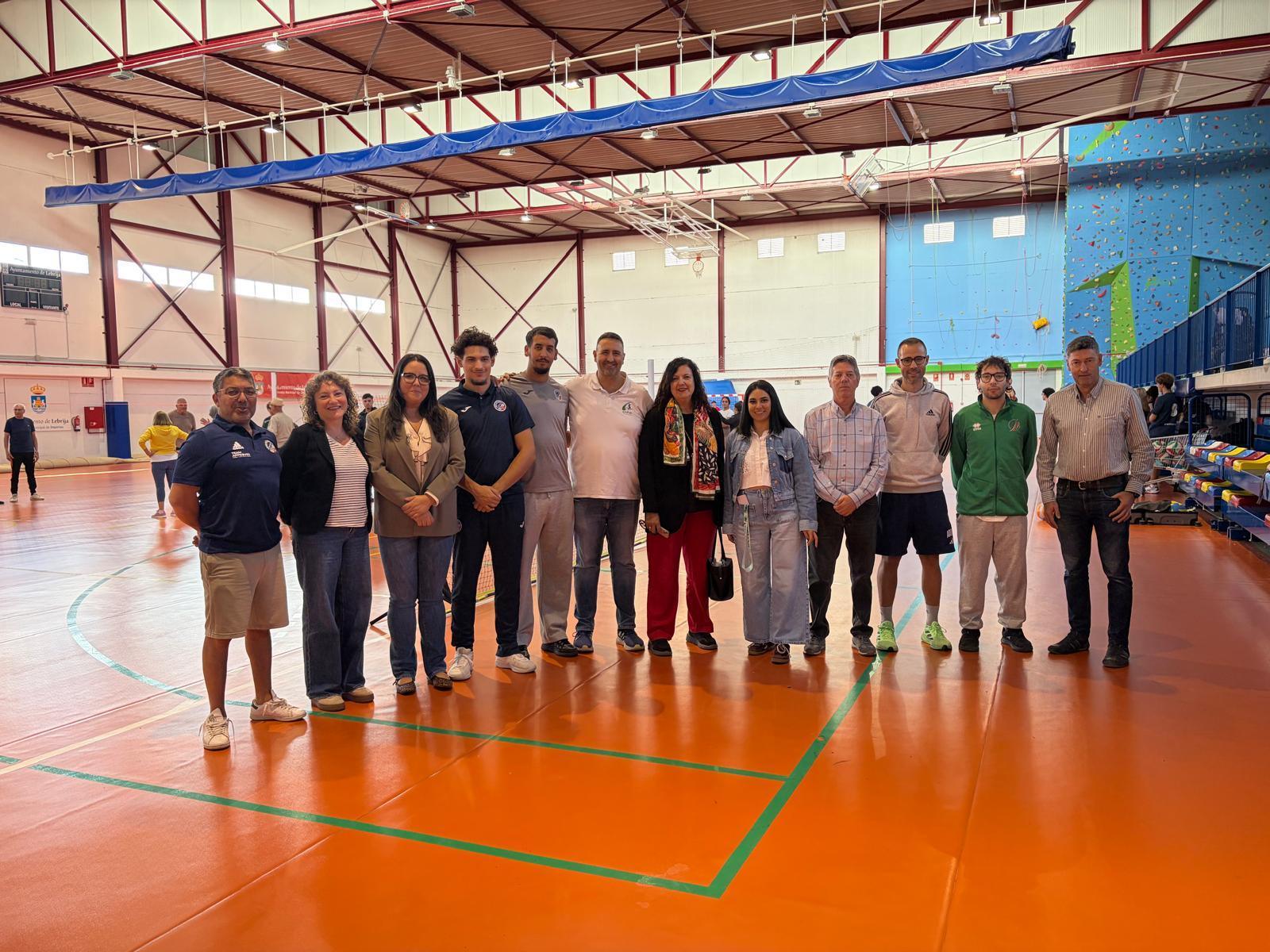 Nueva jornada de deporte inclusivo con un encuentro intergeneracional de Newcom y voleibol adaptado