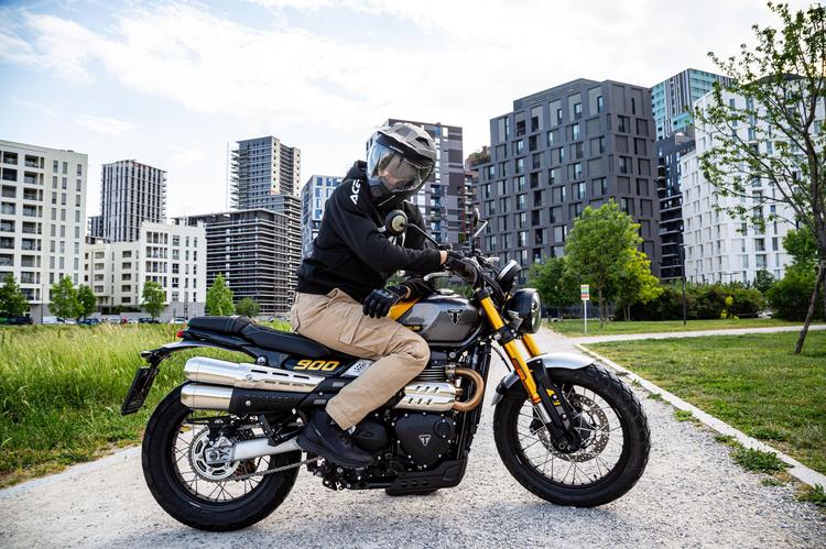 ACERBIS LANZA UNA NUEVA LÍNEA DE VAQUEROS PARA MOTO
