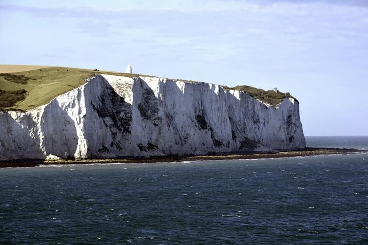 Détroit de Douvres : ce couloir minuscule entre France et Angleterre où bat l’un des cœurs maritimes de l’Europe
