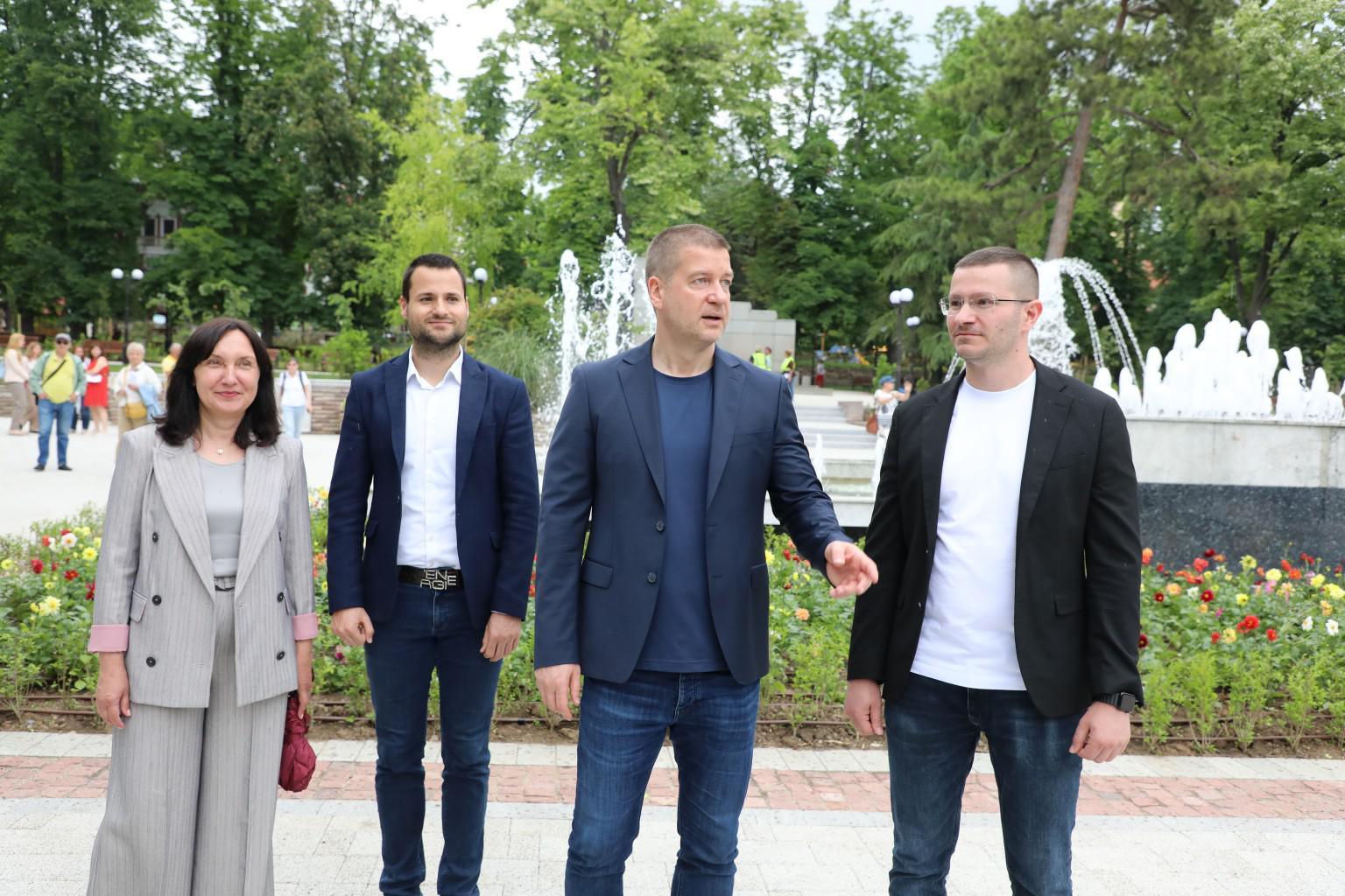 Парк „Пети октомври“ е отворен за посетители