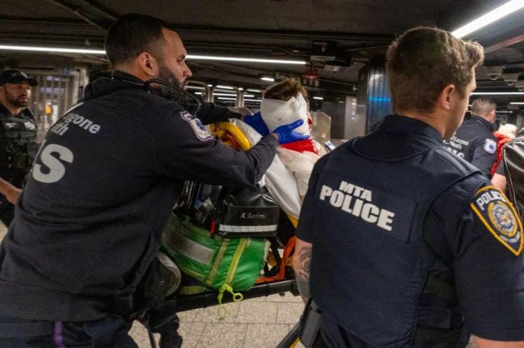 Ataque violento en Grand Central sacude Nueva York.