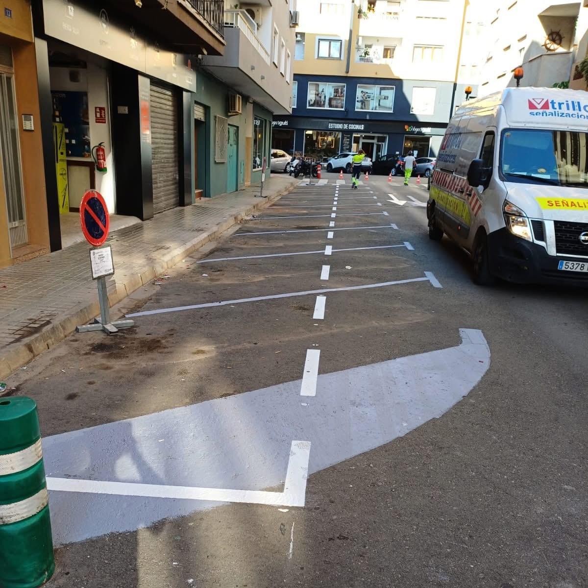 Dénia elimina la mitad de los aparcamientos de la calle Lepanto en una de las zonas con más presión de estacionamiento