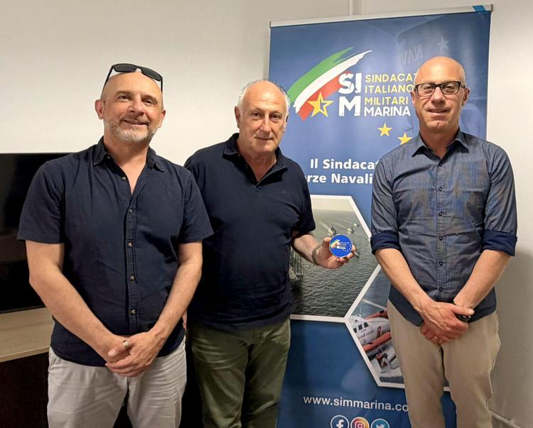 SIM Marina e Regione Toscana: Incontro Positivo per il Trasporto Pubblico Gratuito ai Militari in Divisa