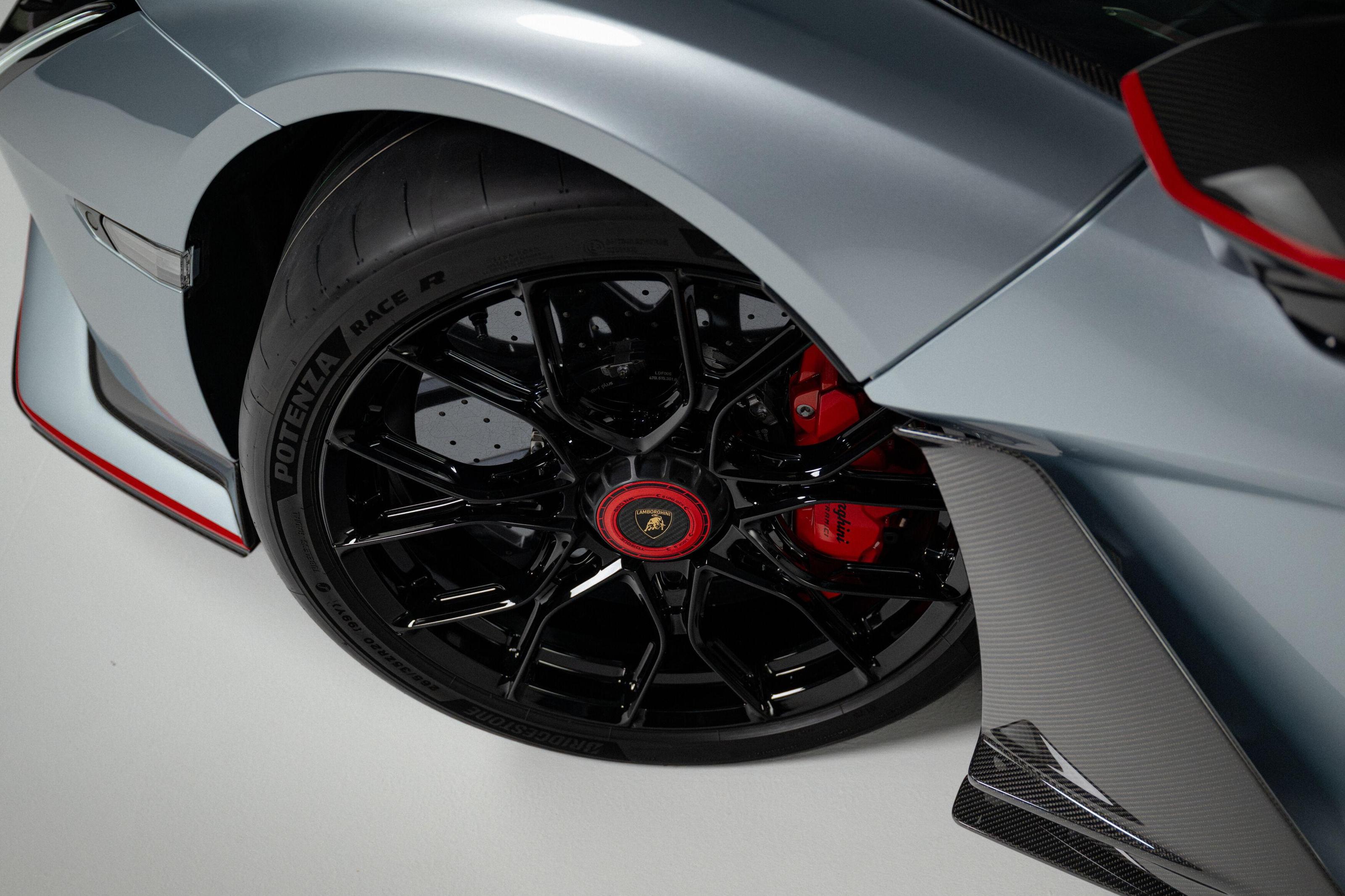 BRIDGESTONE PRESENTA EL NEUMÁTICO DE CIRCUITO POTENZA RACE R PARA EL LAMBORGHINI REVUELTO SV 2026