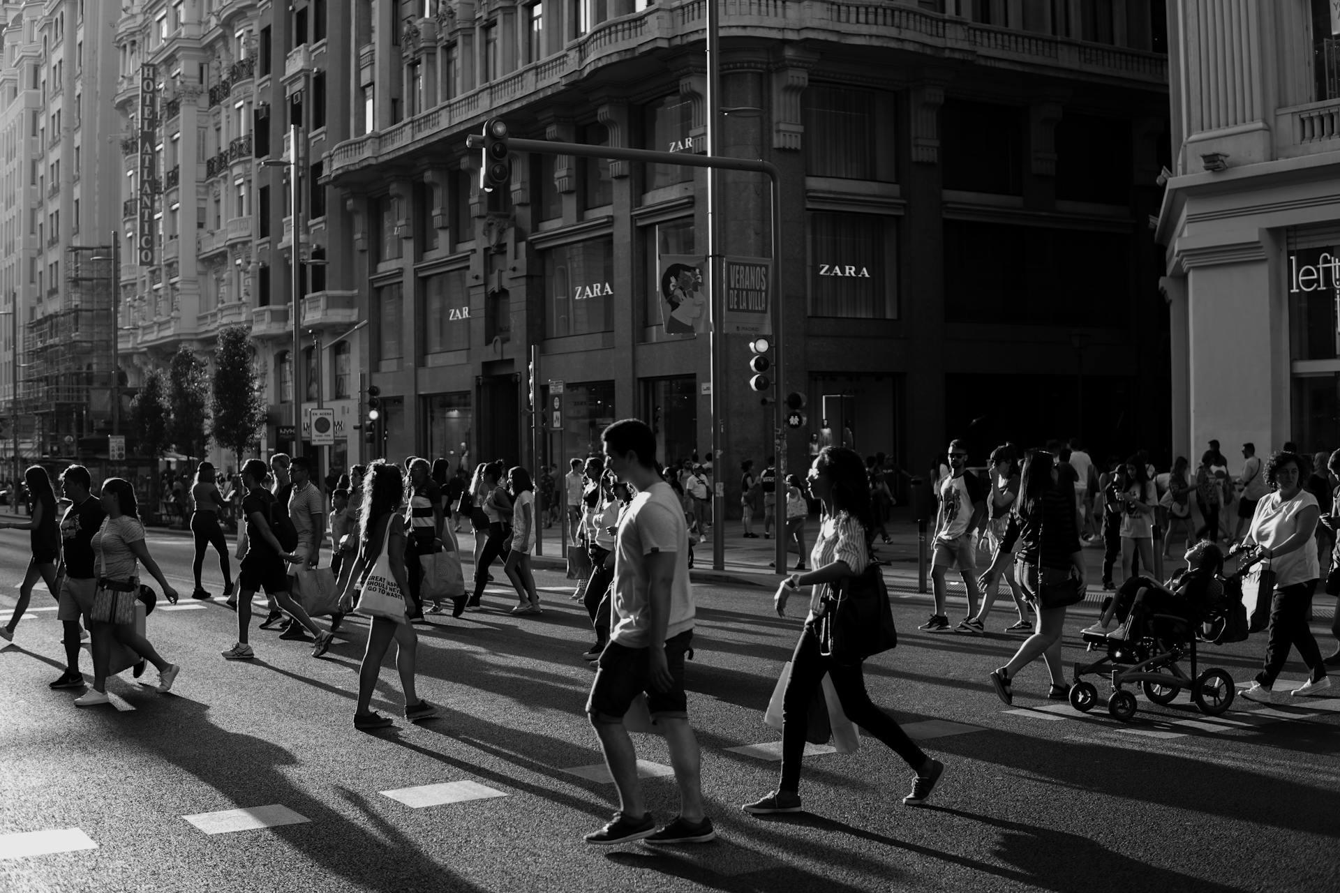 Las dinámicas sociales desde una mirada sistémica: cuando la sociedad refleja nuestras historias familiares