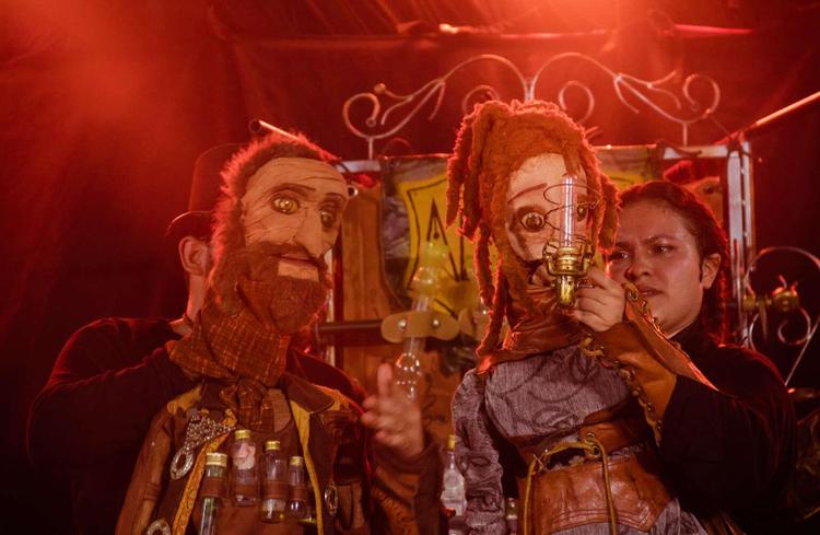 Alquimista Jerônimo leva teatro de bonecos e cultura popular à cena
