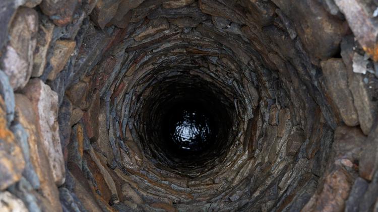 Archaeologists use drone to survey inside medieval well at Sheffield Castle