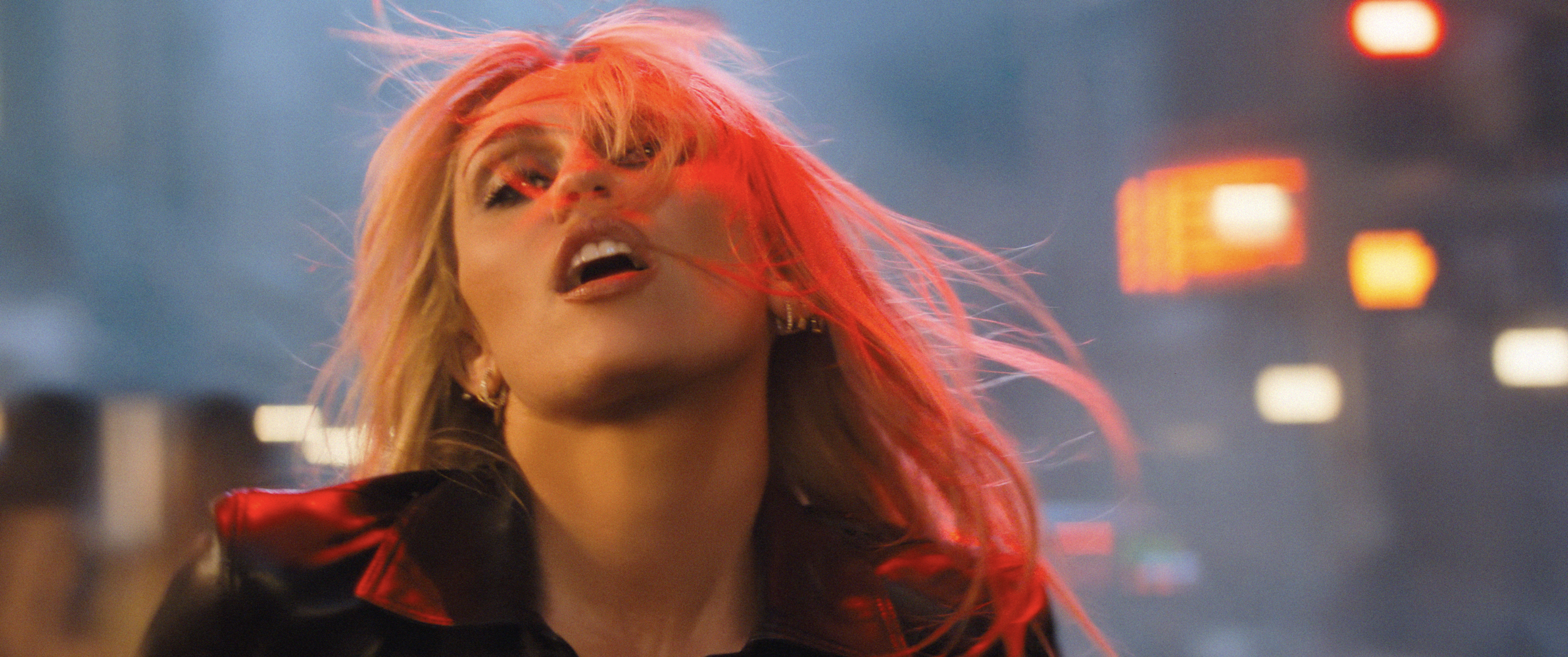 Miley dá início à era "Bass Persuades" com primeiro single do novo álbum