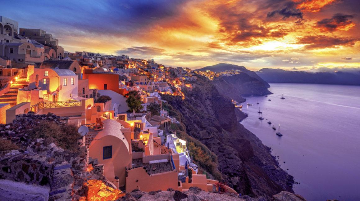 A Tour of Santorini: A Greek Island Paradise