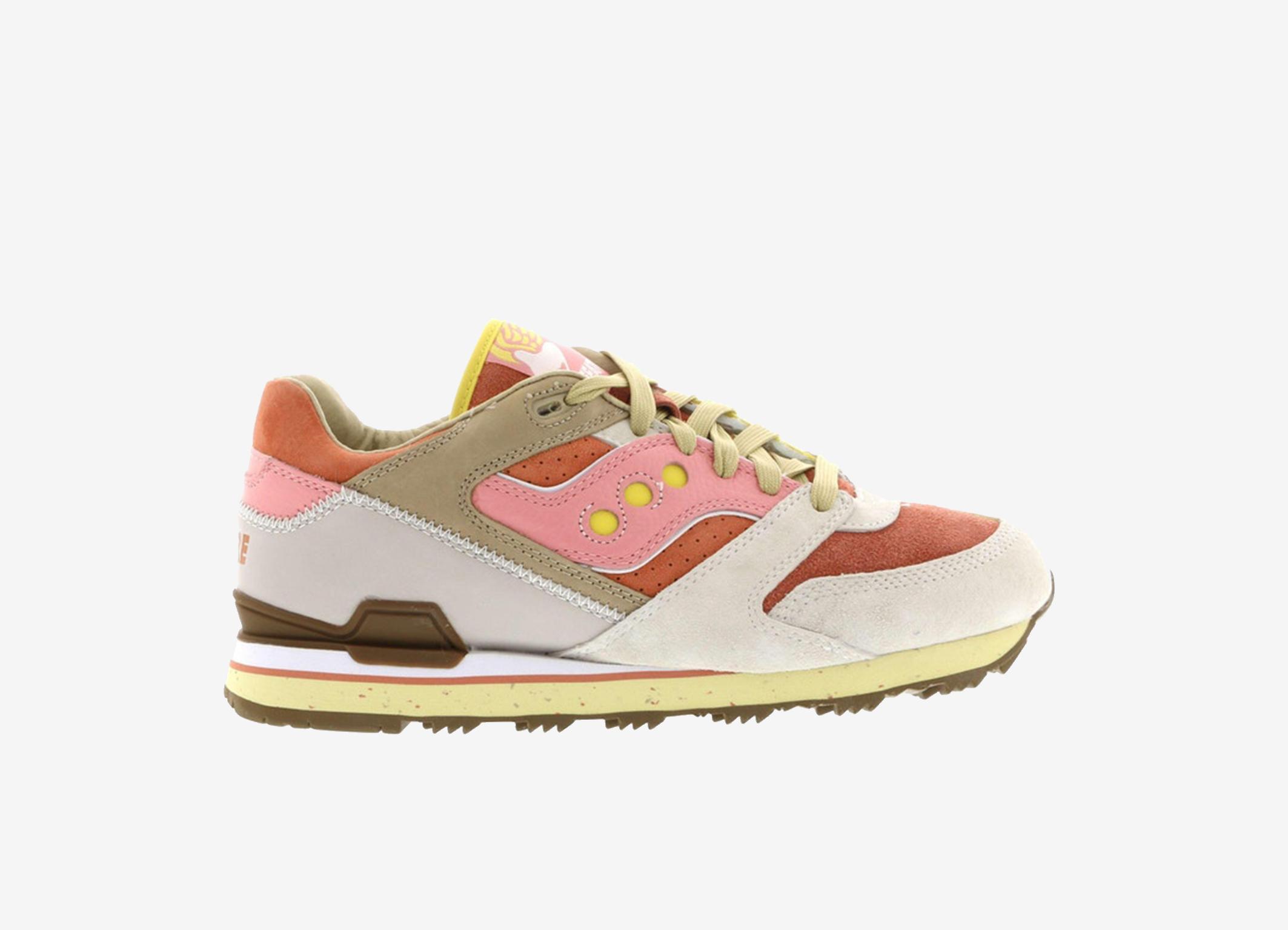 SAUCONY Courageous x Feature Bacon and Eggs