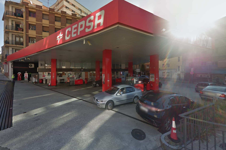 Estación de servicio Cepsa II en Oviedo