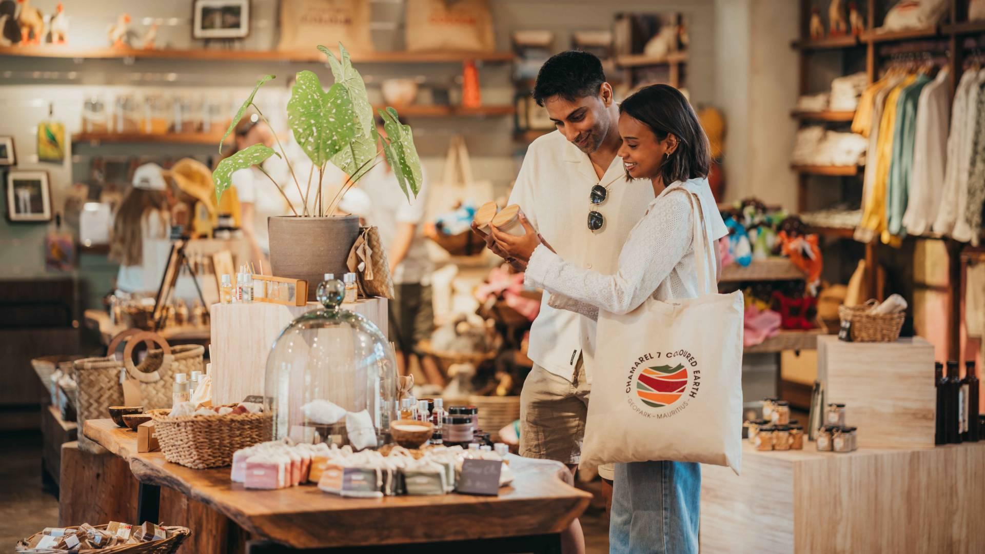 SIGNATURE SHOPPING EXPERIENCE