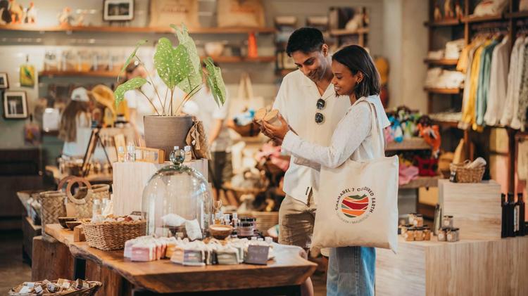 SIGNATURE SHOPPING EXPERIENCE