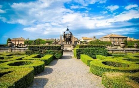 Gli sfarzosi giardini di Villa Lante e l'elegante Palazzo Farnese