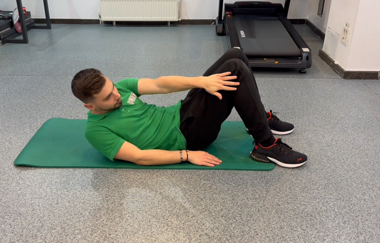 #4 Crunch oblic (activare laterală) (Oblique Crunch)