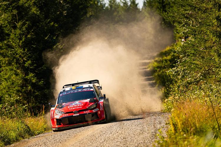 TRIPLETE DE TOYOTA EN EL RALLY DE FINLANDIA