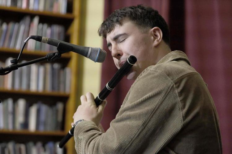 Flutes cross the divide in new TG4 documentary