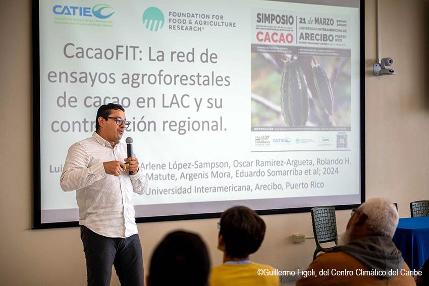 CATIE comparte estrategias para la prevención y control de la moniliasis en simposio de cacao en Puerto Rico