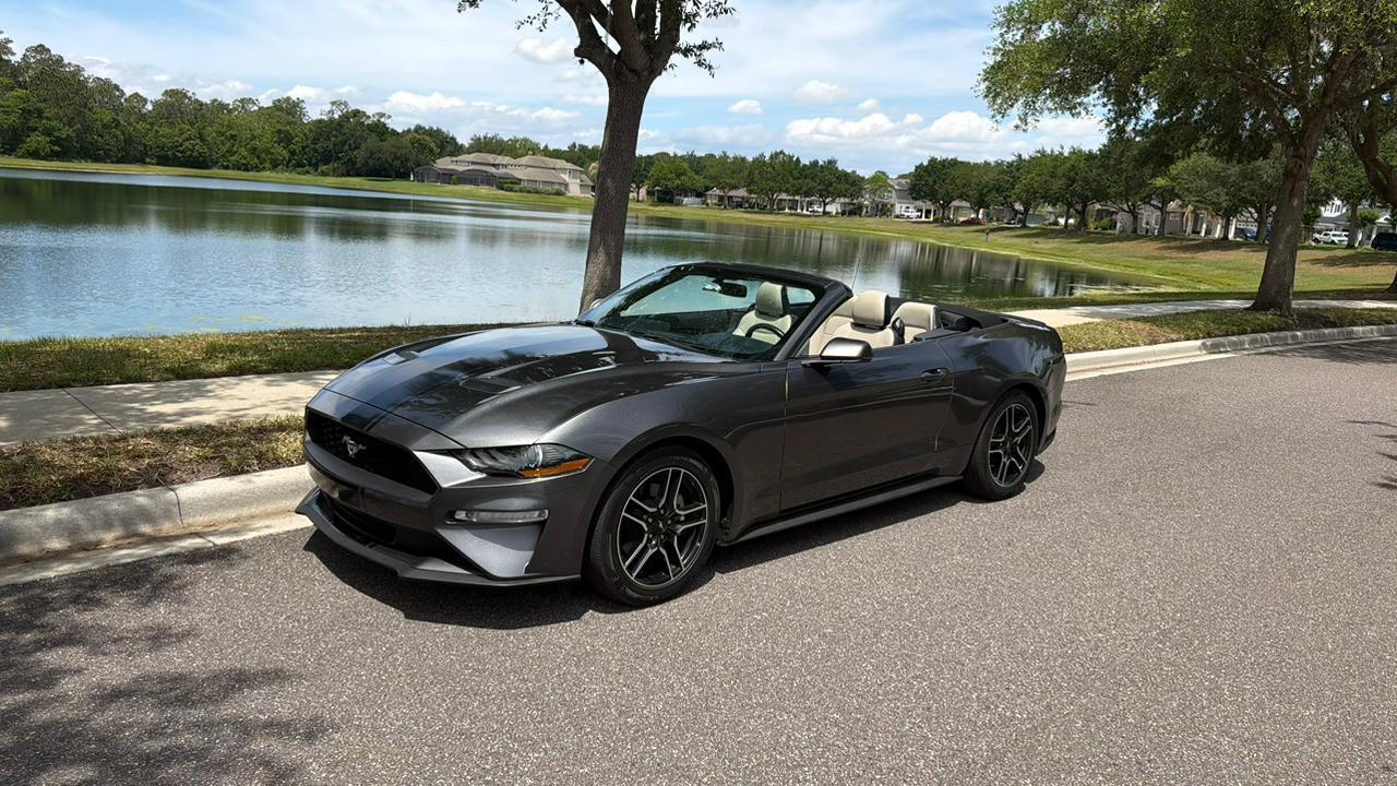 Ford Mustang Conversível