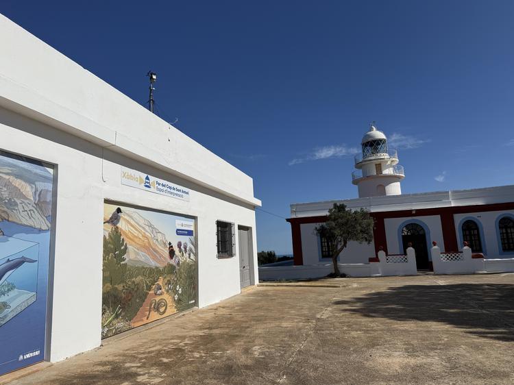El faro del Cap de Sant Antoni abre sus puertas y estrena un nuevo mirador sobre el Mediterráneo