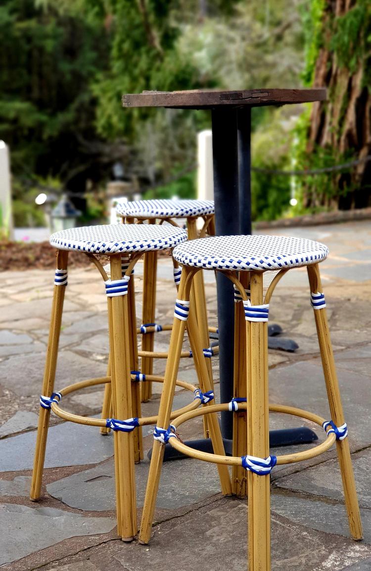 MU: QCP BTU ENFIN LES CHAISES HAUTES SONT LA!