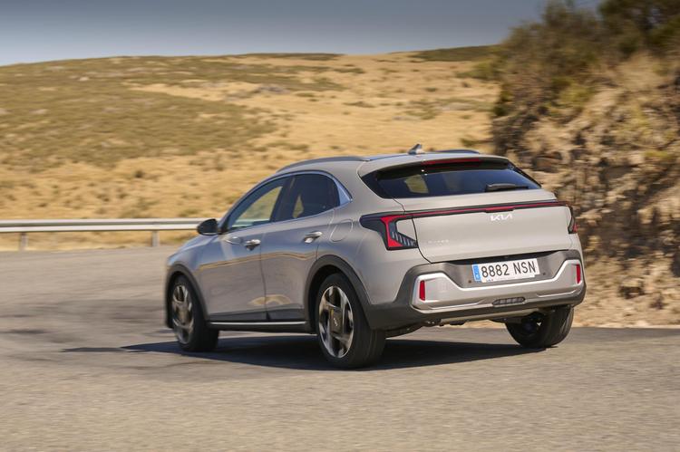 EL NUEVO KIA XCEED COMBINA TECNOLOGÍA INTELIGENTE Y PRACTICIDAD COTIDIANA EN UN CROSSOVER VANGUARDISTA